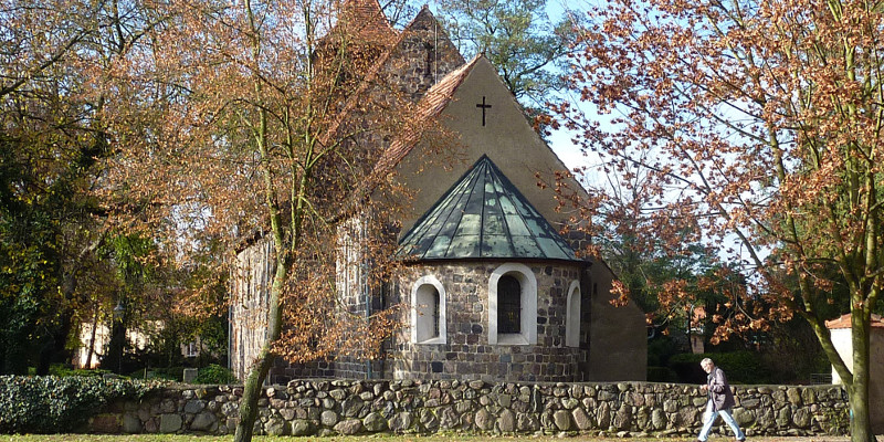 Stahnsdorf: Dorfkirche