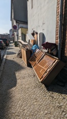 Foto: Müll auf dem Fussweg 