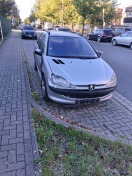 Foto: Abgestelltes Auto... 