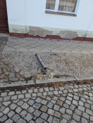 Foto: Trebbin | Lindenstraße 1 | Poller umgefallen  