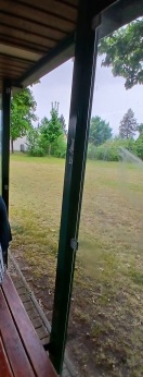 Foto: Scheibe am Buswartehaus entfernt/zerstört 