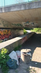 Foto: Müll unter Nordringbrücke 