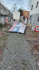 Foto: Baustellen - Absperrung umgefallen  