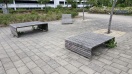 Foto: Öffentliche Holz Sitzmöbel benötigen Pflege  