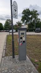 Foto: Gewerbeaufsicht - Parkplatz mit Automaten ist nicht konform den rechtlichen Vorgaben  