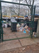 Foto: Gelbe Tonnen und direktes Umfeld  