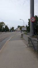 Foto: Abordnung 50k/h Abschnitt für 100m durch Unfallhäufung, Schulweg und schlechte Bausubstanz  