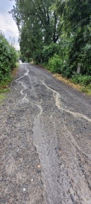 Foto: Gefährl. Straßenschäden Schwalbenbergweg 