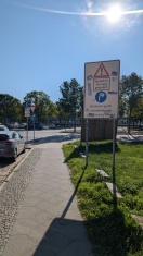 Foto: Zentrumring Einmündungsbereich Werderstraße zugeklebte Beschilderung  