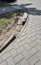 Foto: Zerstörter Bordstein 
