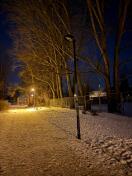 Foto: Straßenlaterne vor Turnhalle defekt  