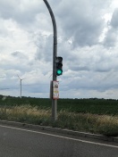 Foto: Plakat an der Ampel B1 / Rehfelder Weg Herzfelde 