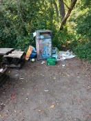 Foto: Übervoller Papierkorb  