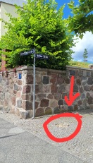 Foto: Schlagloch auf Gehweg 