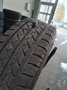 Foto: Unzählige Reifenschäden  