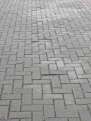 Foto: Straße stark beschädigt 