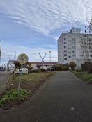 Foto: Straßenschild nicht mehr erkennbar im Dunkeln  