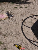 Foto: Müll Unrat Essenreste Alkoholflaschen  