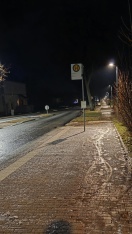 Foto: Fußweg Bushaltestelle 31.12.2025 