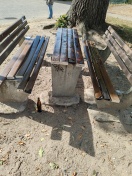 Foto: Defekte Sitzgruppe  