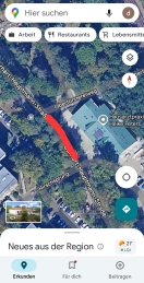 Foto: Unfallrisiko durch bestehende Parktasche und fehlende Einsichtmöglichkeit im Kurvenbereich 
