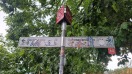 Foto: Beklebte Verkehrs- und Hinweisschilder, Verwahrlosung 