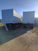 Foto: LKW Anhänger Umschlagplatz 