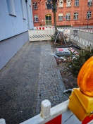 Foto: Gehwegabsperrung steht seit Wochen da 