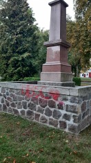 Foto: Vandalismus Denkmal  