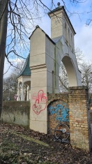 Foto: Schmierereien am Potsdamer Tor in Groß Glienicke 