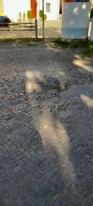 Foto: Loses Kopfsteinpflaster 