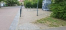 Foto: Stolpergefahr durch ungesichertes Hindernis auf Bürgersteig 