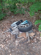 Foto: Altmetall und Unrat  