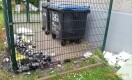 Foto: Vandalismus und Restmüll... 