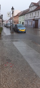 Foto: Überlaufen der Straßen Entwässerung  