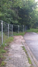 Foto: Bauzaunes verhindert die sofortige Nutzung des Hydranten. 