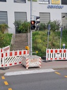 Foto: Fußgängerampel vor der Bahnunterführung 