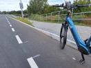 Foto: Hoher Bordstein am Radweg 