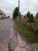 Foto: angefahrener Telefonleitungsmast 