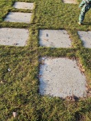 Foto: Glasscherben und Böller auf Spielplatz  