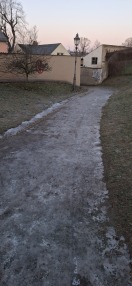 Foto: Gefahr durch vereiste und ungeräumte Wege 