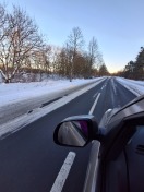 Foto: Eisfläche auf der Fahrbahn  