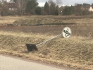 Foto: Umgefallenes Straßenschild  