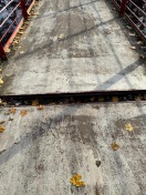 Foto: Boden-Gitter fehlt auf Brücke Schwanengraben  