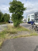 Foto: Fahrrad- Fußweg am Anfang Gewerbegebiet Zeestow 