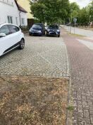 Foto: gesperrte Parkfläche 