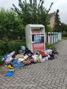 Foto: Unrat, Altkleider  