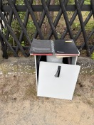 Foto: Beschädigung Verteilerkasten (Glasfaser?) 