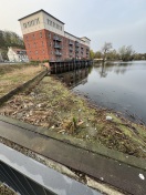 Foto: Vermüllung der Wasserfläche  