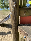 Foto: Verletzungsgefahr auf dem Spielplatz  